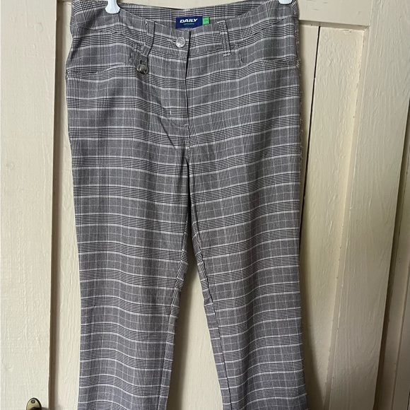 Daily Sports Brown and White Checkered golf pants. New without tags - Picture 2 of 5